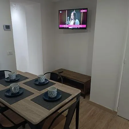 Octavia Apartment *