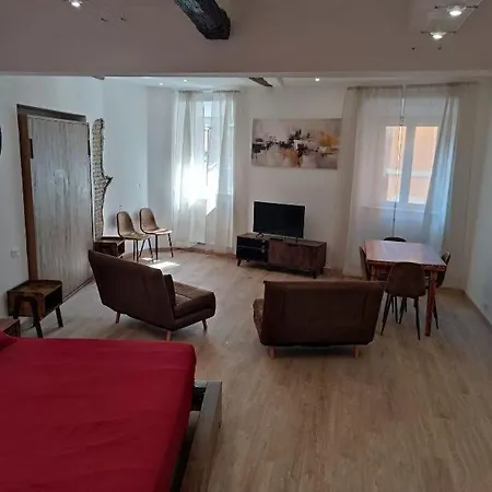 Octavia Apartment
